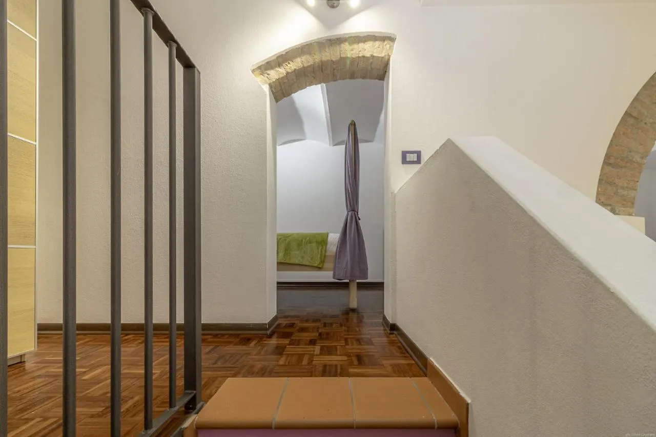 Ferrara Centro Elegant Duplex Apartment 0*,