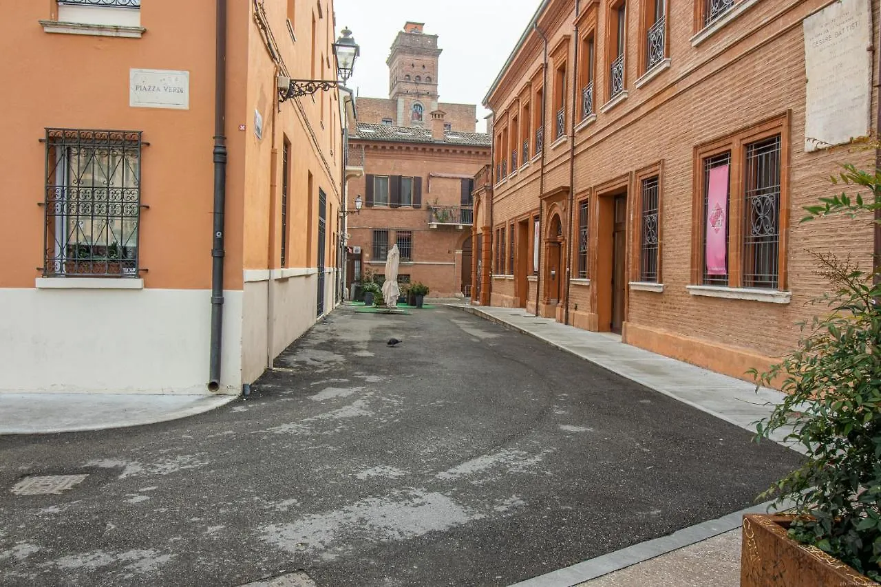 Ferrara Centro Elegant Duplex Apartment